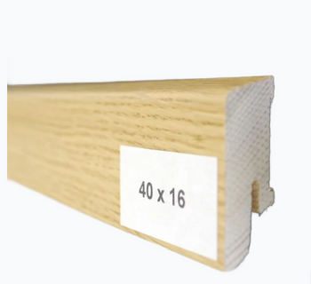 Listwa przypodłogowa dębowa, lakierowana, o wymiarach 240cm x 4cm x 1,6cm