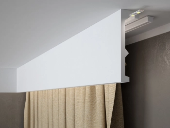 Maskownica karnisza QL056T biała wym. 200 x 5.5 x 17.9 cm, z PolyForce
